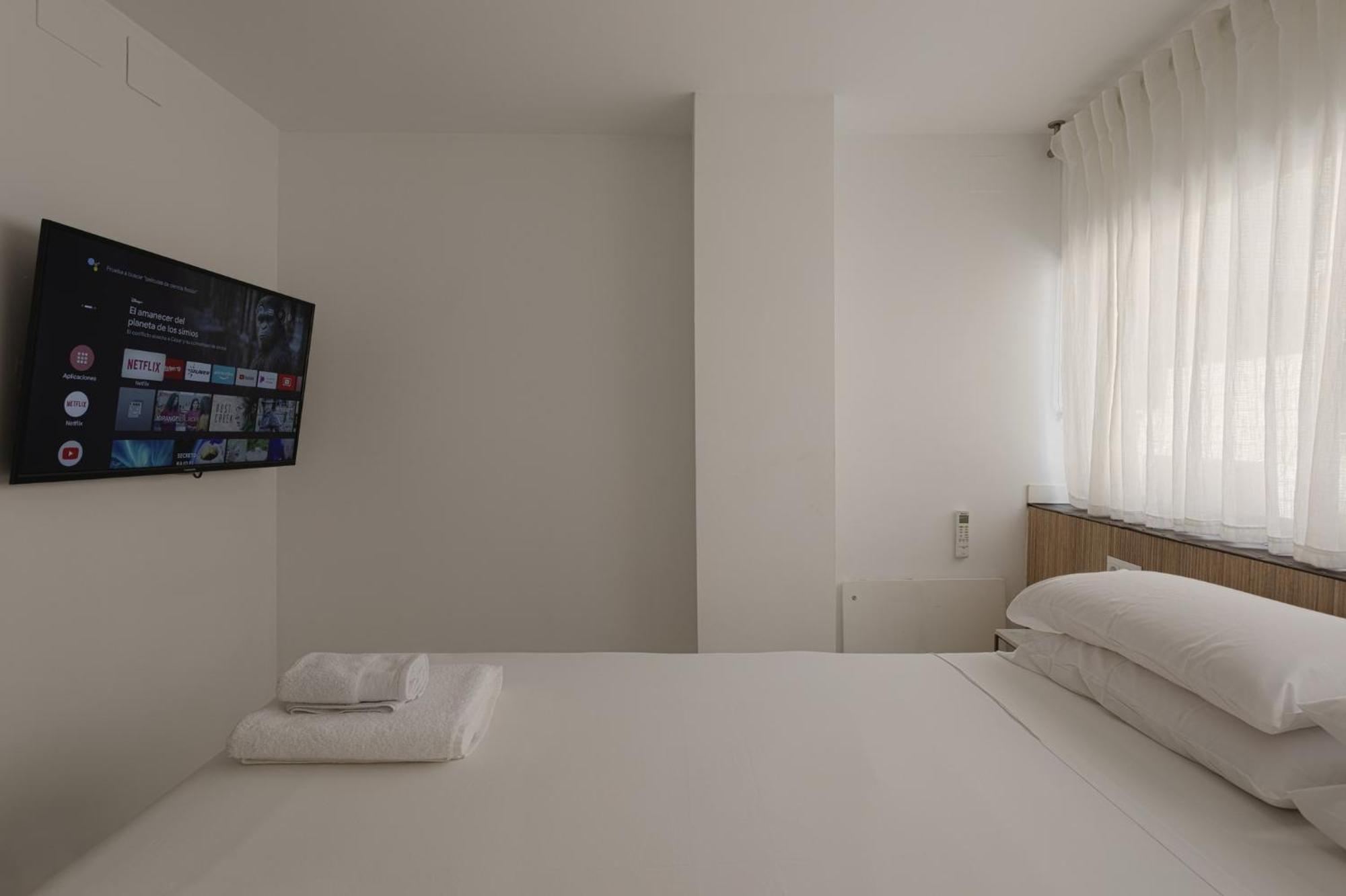 Beach Malagueta By Caleta Homes Málaga Eksteriør billede